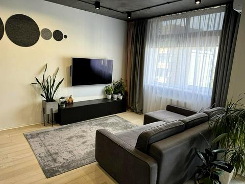 квартира за адресою Юнацька вул., 21