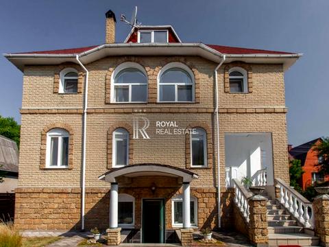 будинок за адресою Квітнева