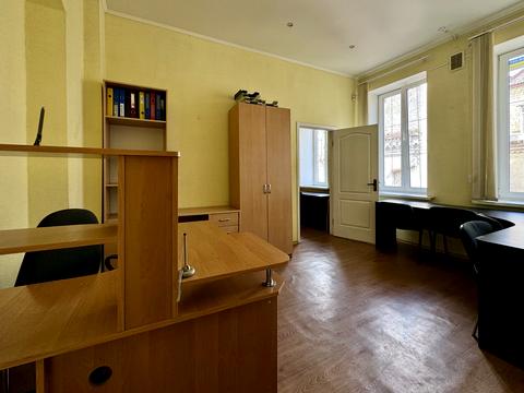 коммерческая по адресу Симона Петлюры ул. (Коминтерна), 20 б