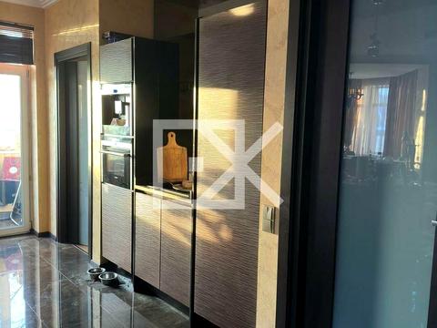 квартира по адресу Строителей ул., 30