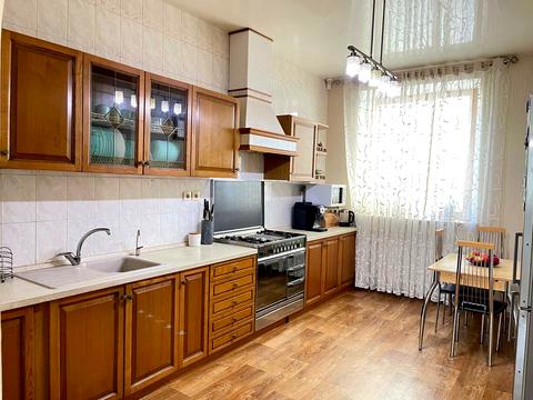 будинок за адресою Володимира Моссаковського вул. (Клари Цеткін), 30А