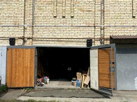 паркомісце за адресою Олександра Кониського вул., 64-68