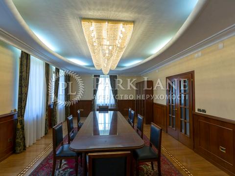 комерційна за адресою Андріївська вул., 7
