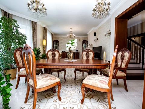 будинок за адресою Амбулаторна, 8