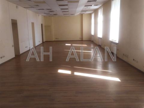комерційна за адресою Володимира Сосюри вул., 6
