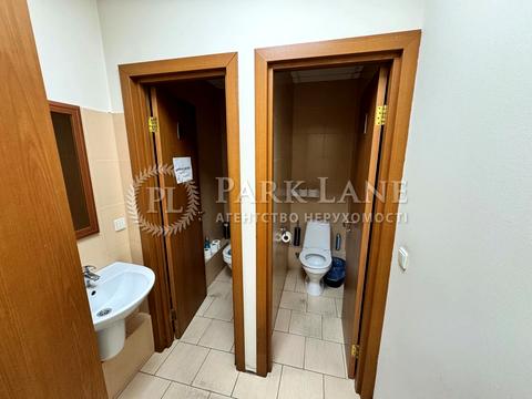 комерційна за адресою Шовковична вул., 7-А