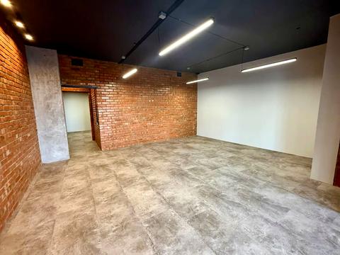 комерційна за адресою Костянтинівська вул., 75