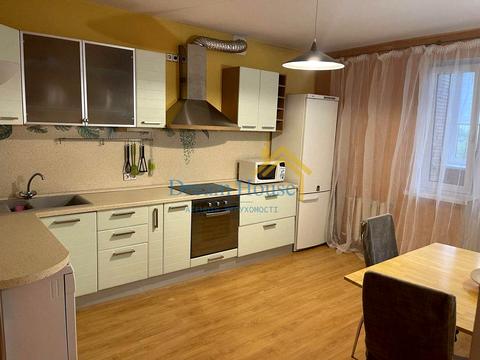 квартира за адресою Саперно-Слобідська вул., 8