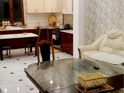 будинок за адресою Юхима Геллера вул. (Жовтневої Революції), 2