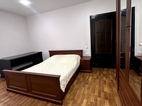квартира за адресою Макарова, 14