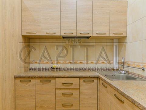 комерційна за адресою Липська вул., 10