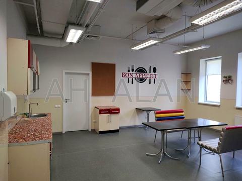 комерційна за адресою Вацлава Гавела бульв. (Івана Лепсе), 63