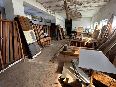 комерційна за адресою Шкільна вул., 1