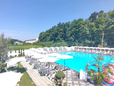 коммерческая по адресу Центральна, 1