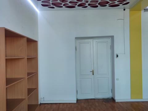 комерційна за адресою по Яворницького, 65