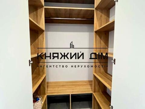 квартира за адресою Дніпровська набережна вул., 17В