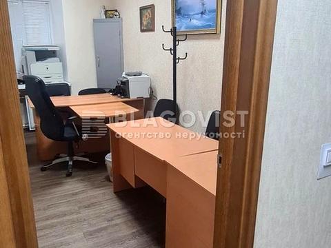 коммерческая по адресу Крещатик ул., 10-Б