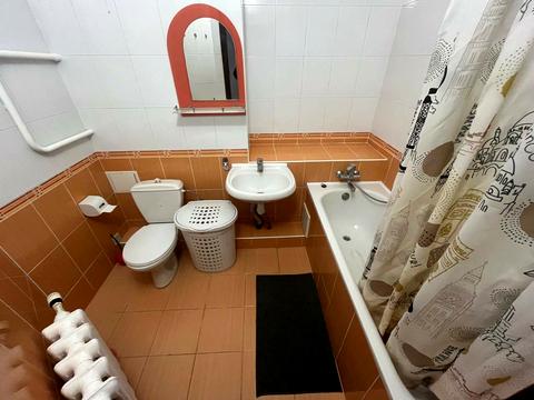 квартира за адресою Анни Ахматової вул., 18