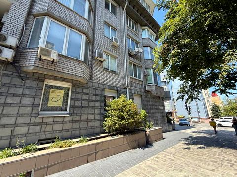 комерційна за адресою Воскресенська вул. (Леніна), 28