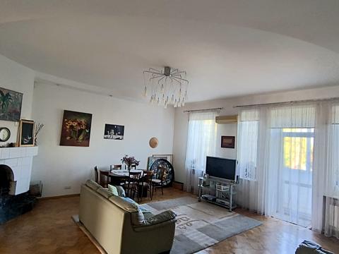 квартира за адресою Куликівський узвіз (Революції), 9