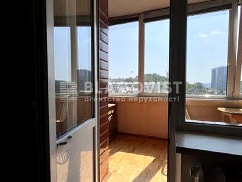 квартира за адресою Старонаводницька вул., 8