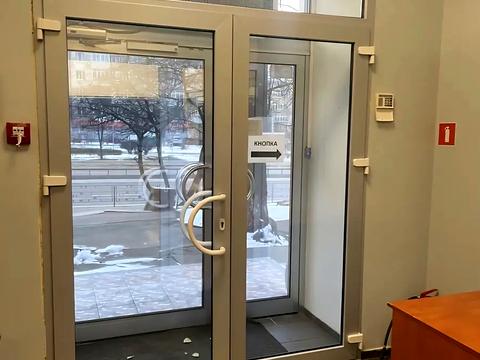 коммерческая по адресу Николая Михновского бульв. (Дружбы Народов), 13