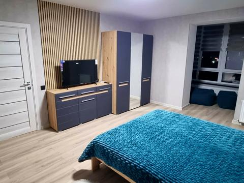 квартира за адресою Домбровського вул., 3