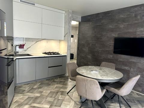 квартира за адресою Залізнична вул., 8