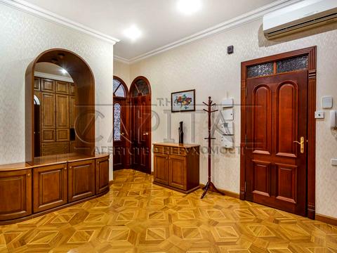 комерційна за адресою Ярославів Вал вул., 14-Г