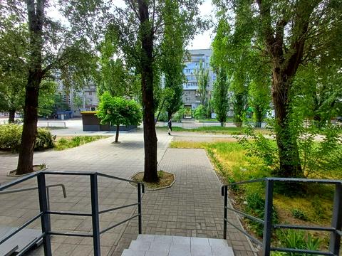 комерційна за адресою Калинова вул., 70