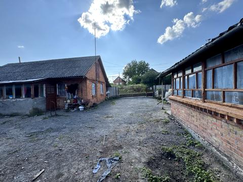 будинок за адресою Шкільна