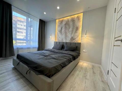квартира за адресою Космічна вул., 5