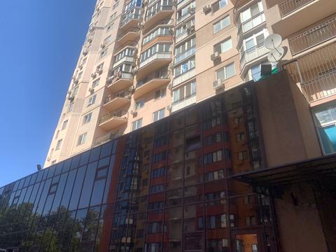 комерційна за адресою Олексія Вадатурського вул. (Маршала Малиновського), 16б