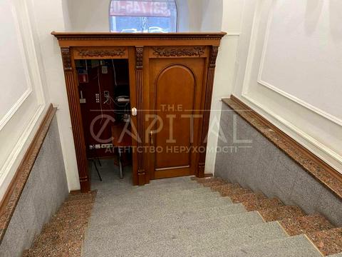 комерційна за адресою Лесі Українки бульв., 7