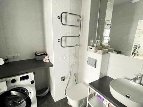 квартира по адресу Небесной Сотни просп. (Маршала Жукова), 111