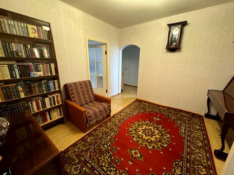 квартира за адресою Анни Ахматової вул., 6