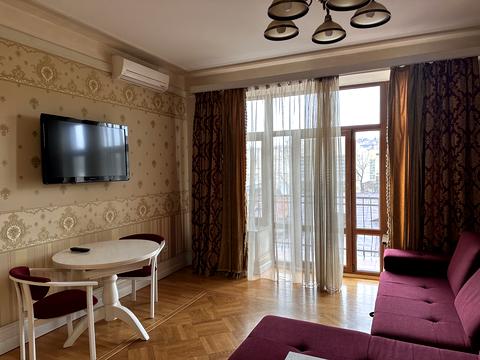 комерційна за адресою Чорновола вул., 82