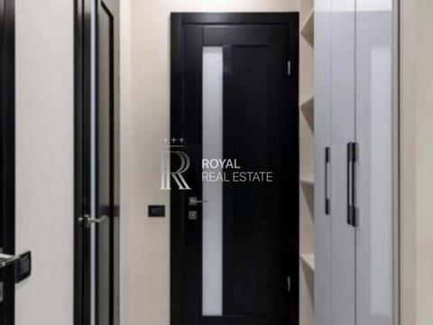 комерційна за адресою Івана Франка вул., 1