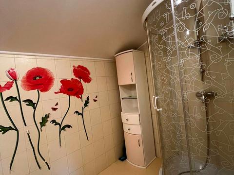 будинок за адресою Василя Симоненка вул.