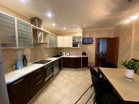 квартира за адресою Анни Ахматової вул., 13-Д