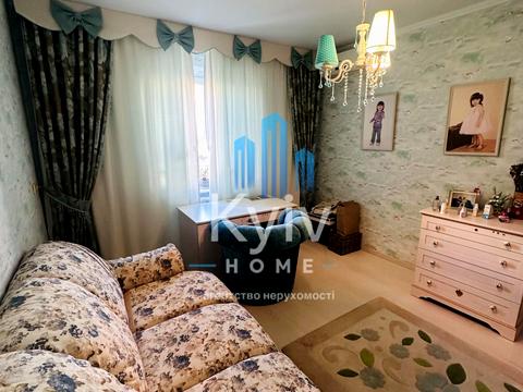 квартира за адресою Ахматової Анни, 15