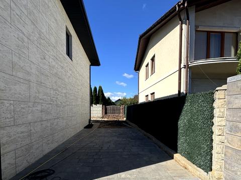 будинок за адресою Зоряна вул.