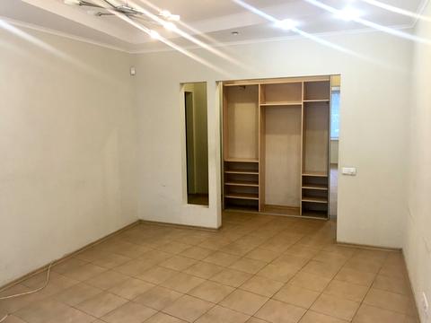 комерційна за адресою Зої Гайдай вул., 2