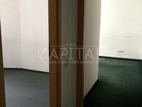 комерційна за адресою Дмитрівська вул., 44