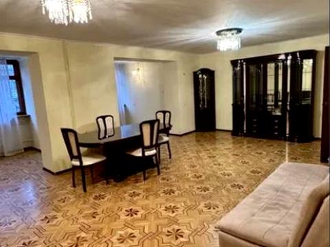 квартира за адресою Базарна вул., 1