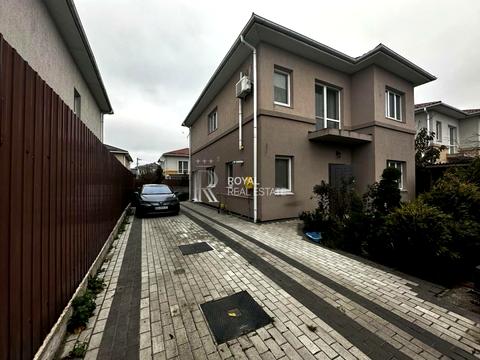 будинок за адресою Кленова вул.