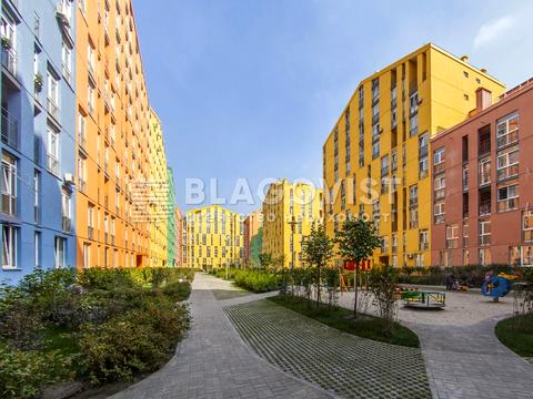 комерційна за адресою Регенераторна вул., 4 к7