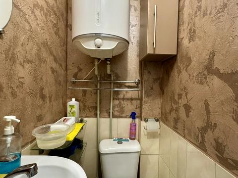 комерційна за адресою Космонавтів вул., 128