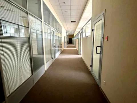 комерційна за адресою Дениса Монастирського вул. (Василя Сурікова), 3