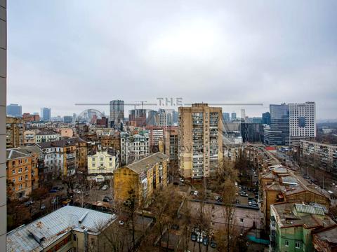 комерційна за адресою Жилянська вул., 68